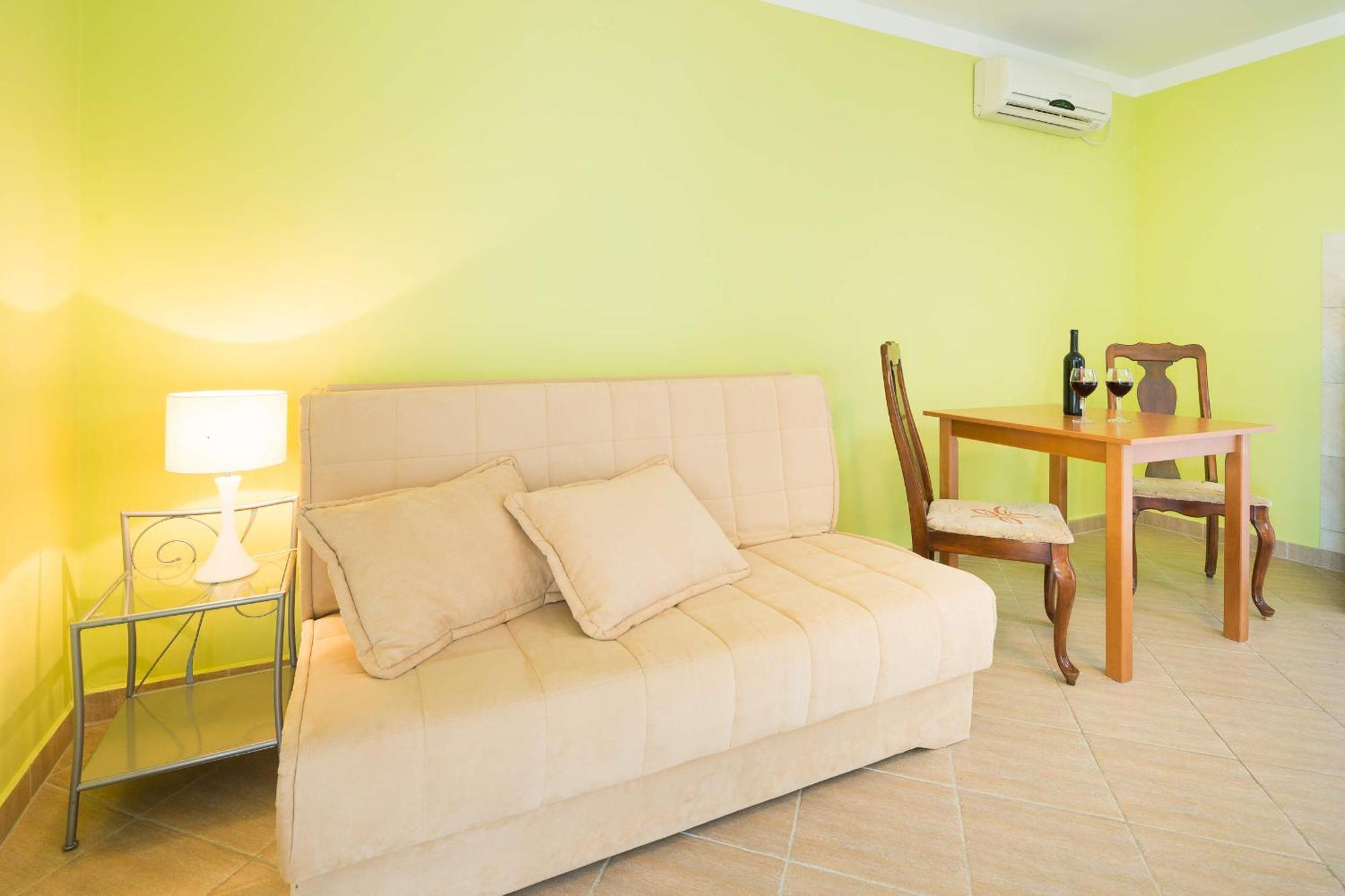 Pansion Marjan Otel Zavala Oda fotoğraf